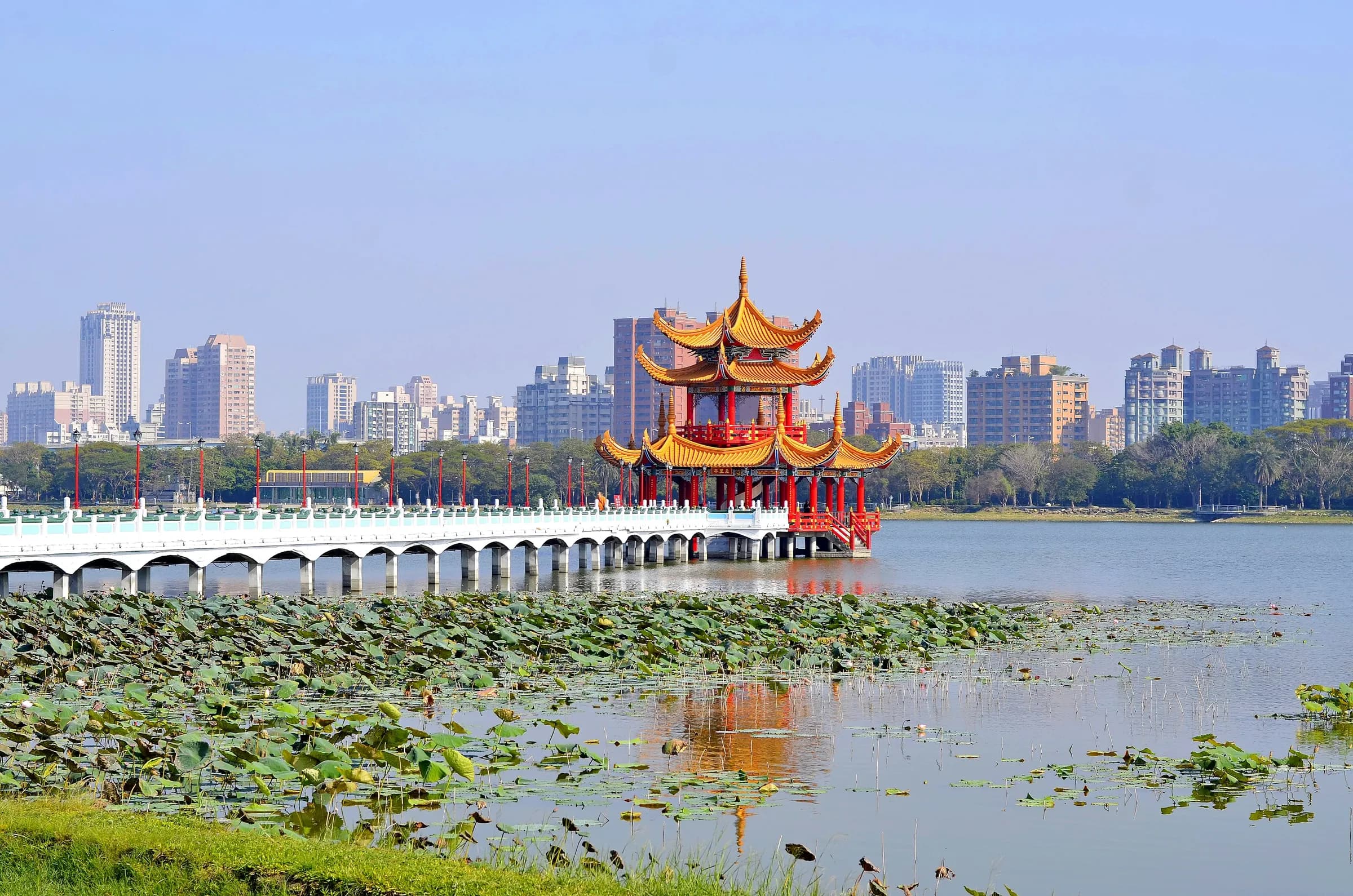 Pavillon am Lotusteich in Kaohsiung