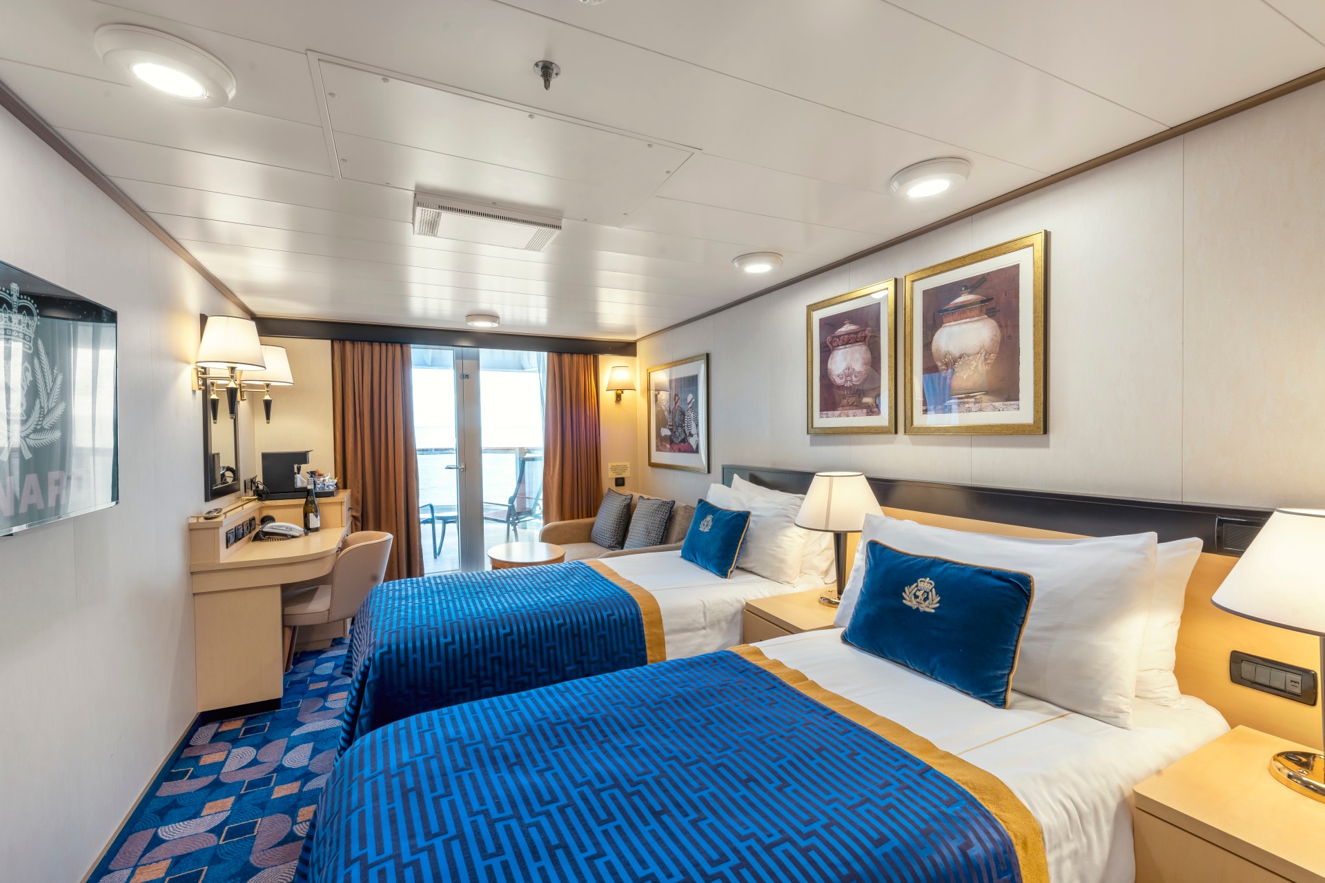 Club Balcony cabin (A2) – Queen Victoria